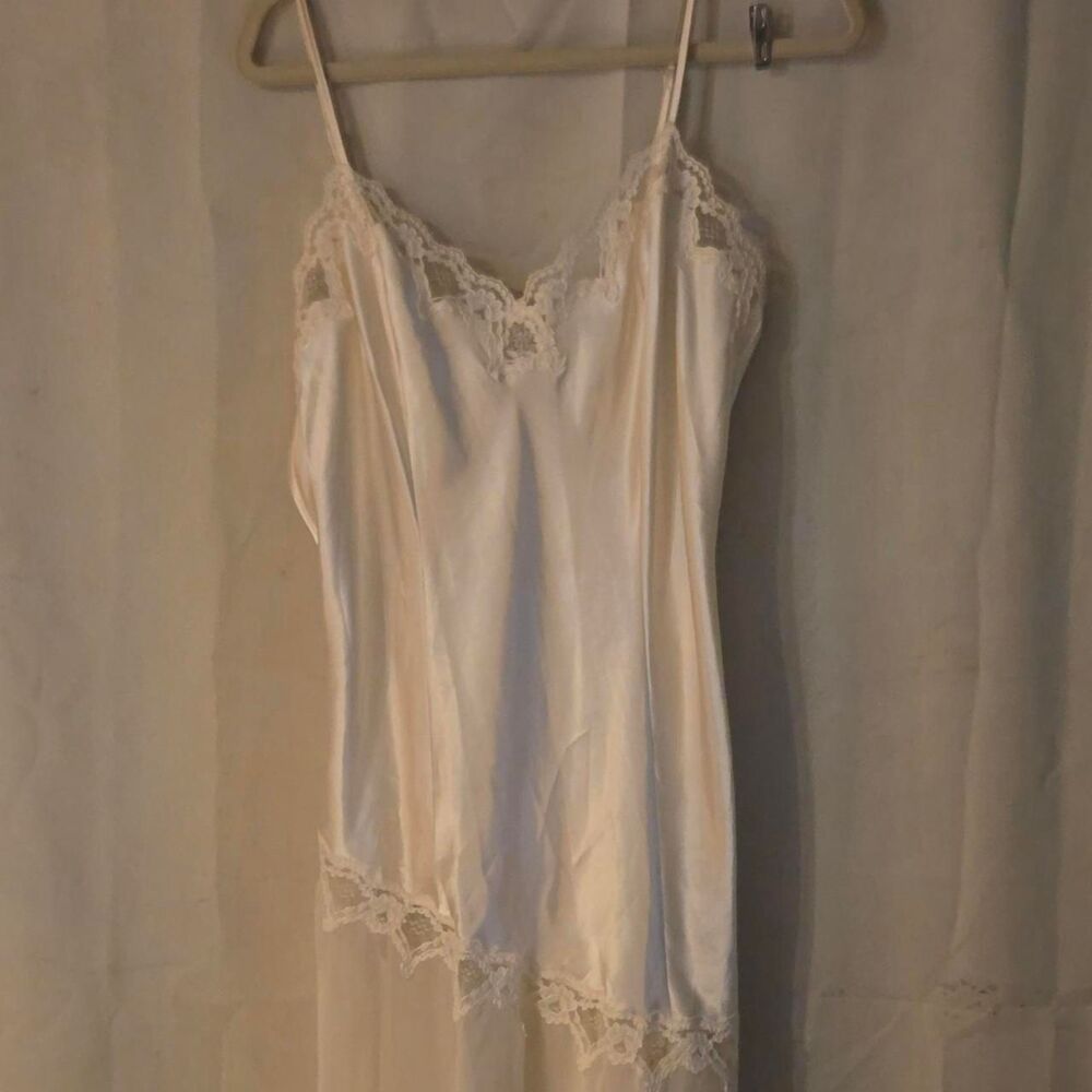 Vintage Van Raalte Cream Lace Slip Dress Hem - Size L midi coquette romantic